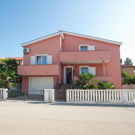 Apartments Maric With Parking Умаг Екстериор снимка